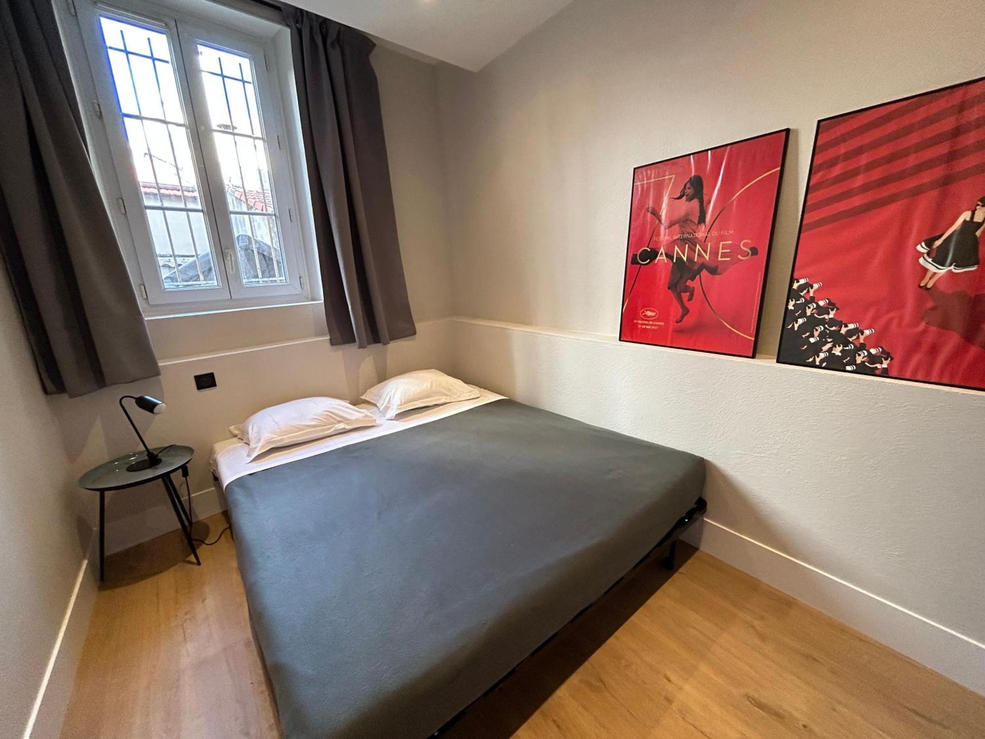 7Art Hotel Cannes Room photo