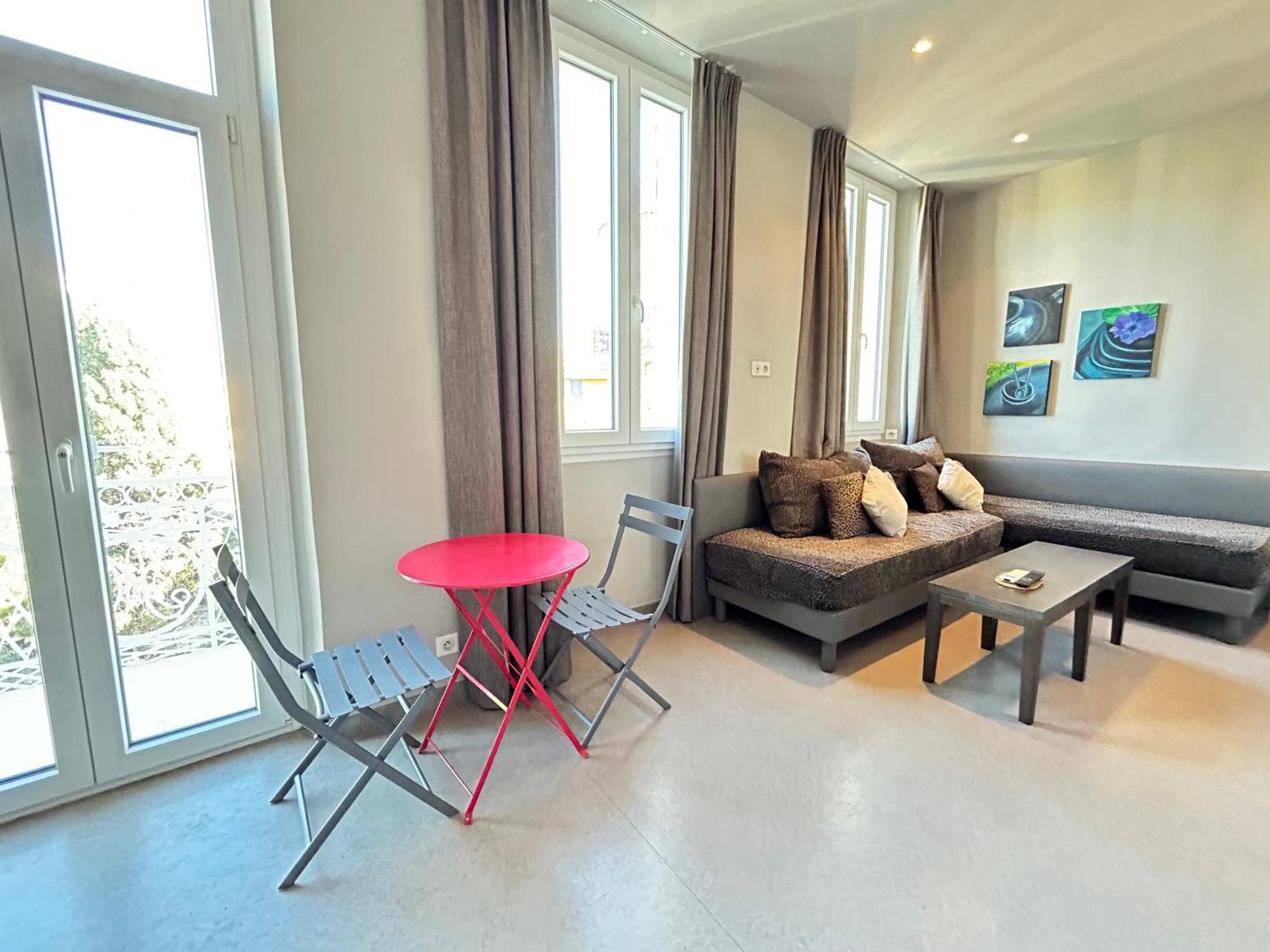 7Art Hotel Cannes Room photo