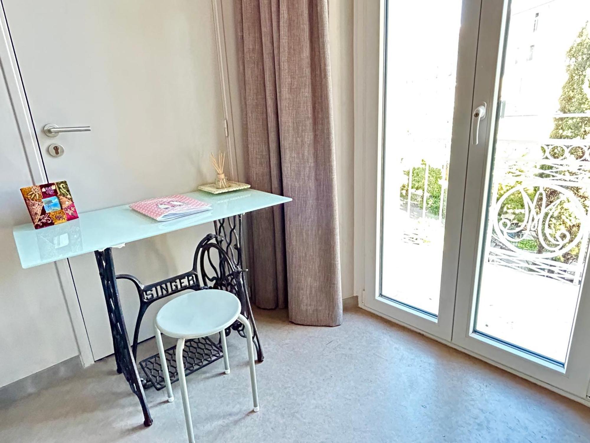7Art Hotel Cannes Room photo